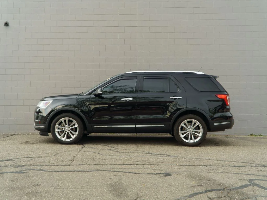 Used 2018 Shadow Black Ford Limited image 2