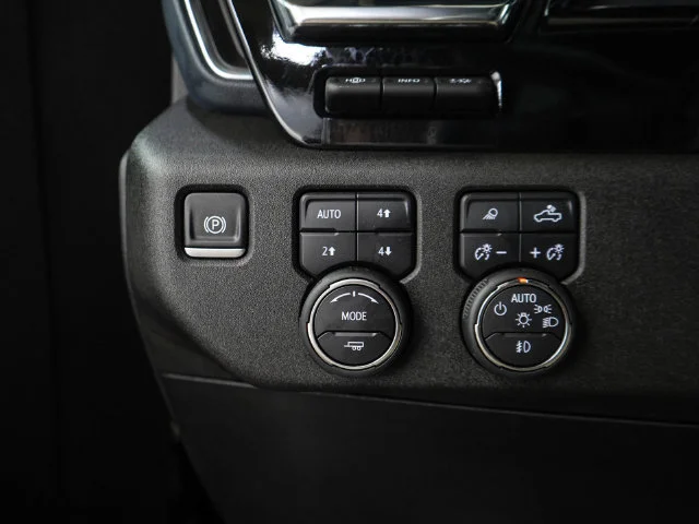 Used 2025 Black Chevrolet High Country image 25