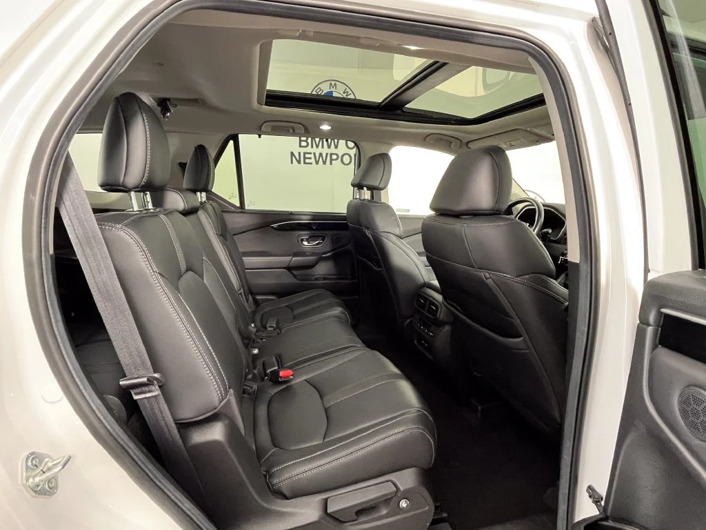 Used 2024 Platinum White Pearl Honda Touring image 23
