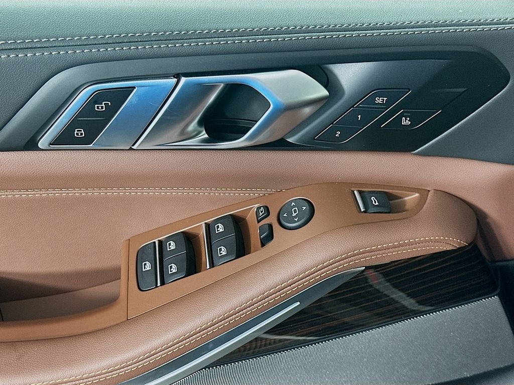 New 2026 Manhattan Green Metallic BMW xDrive40i image 20