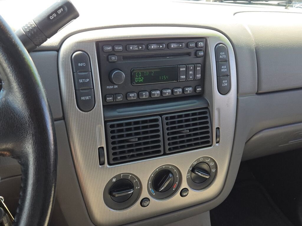 Used 2005  Ford XLT image 27