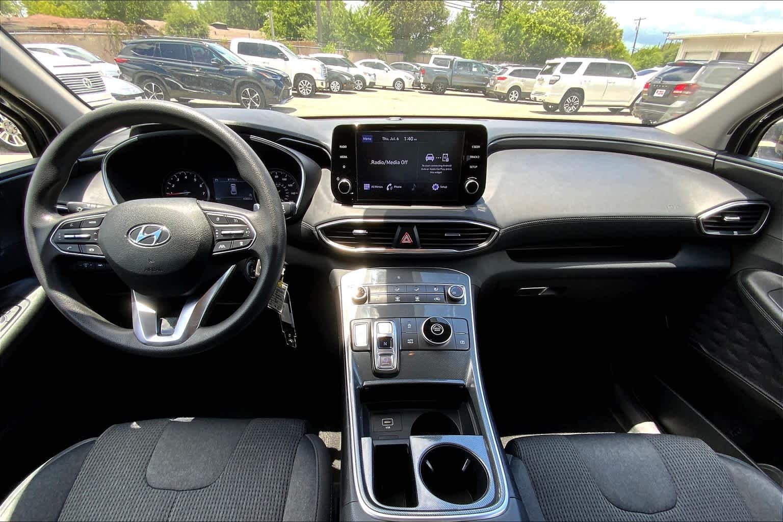 Used 2021 Twilight Black Hyundai SE image 14