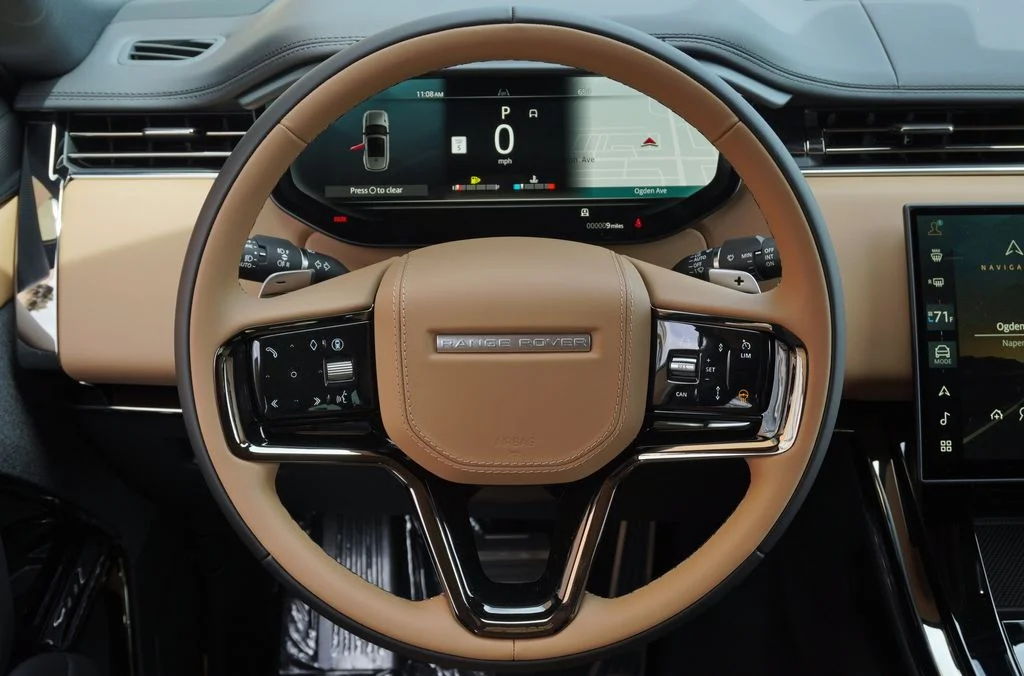 New 2026 Ostuni Pearl White Land Rover Dynamic SE image 17