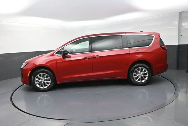 New 2027 Red Hot Pearl-Coat Exterior Paint Chrysler Select image 6