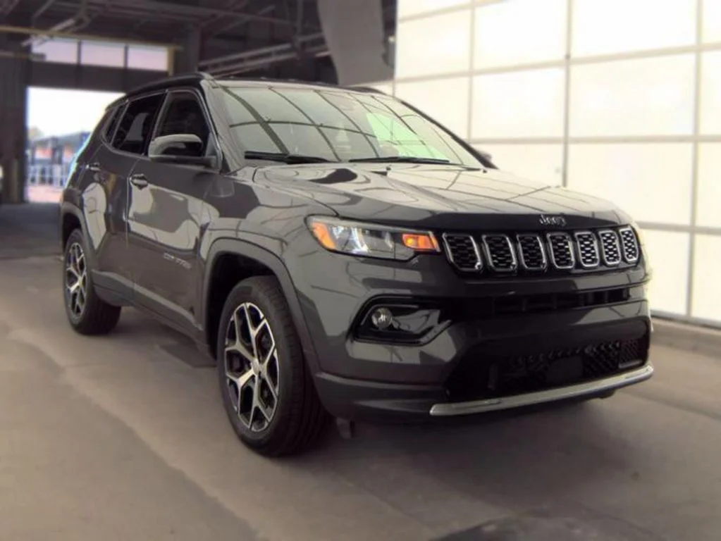Used 2024 Gray Jeep Limited image 4