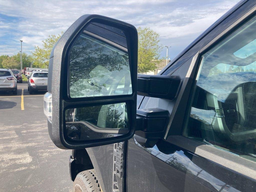 Used 2023 Black Metallic Ford XLT image 5
