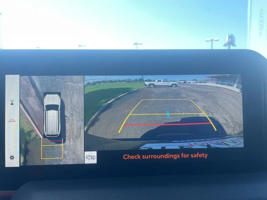 Used 2025  Toyota Base image 24