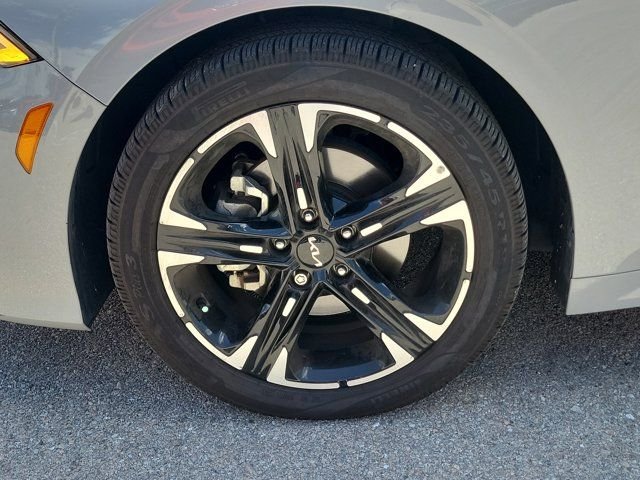 Used 2024 Gray Kia GT-Line image 7