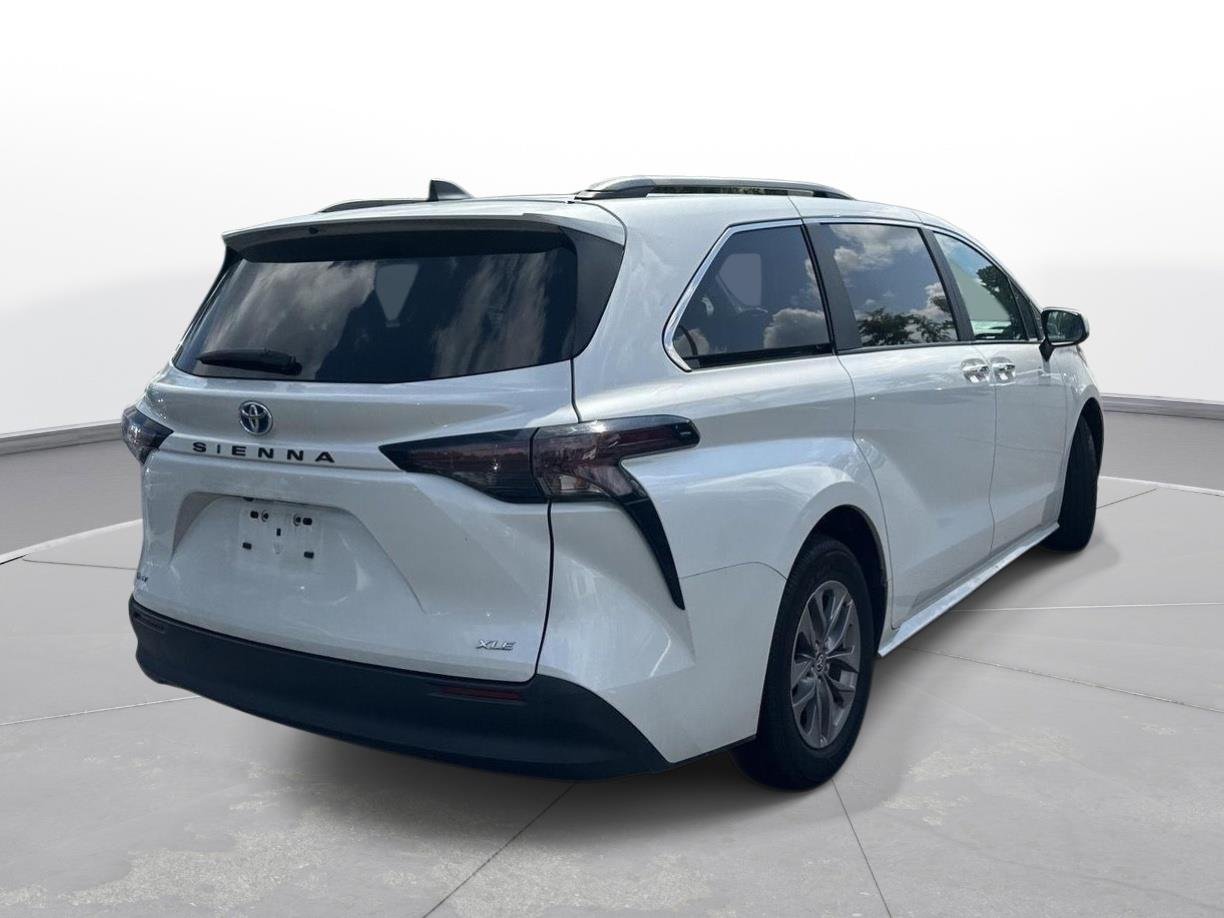 Used 2025 Wind Chill Pearl Toyota XLE image 6