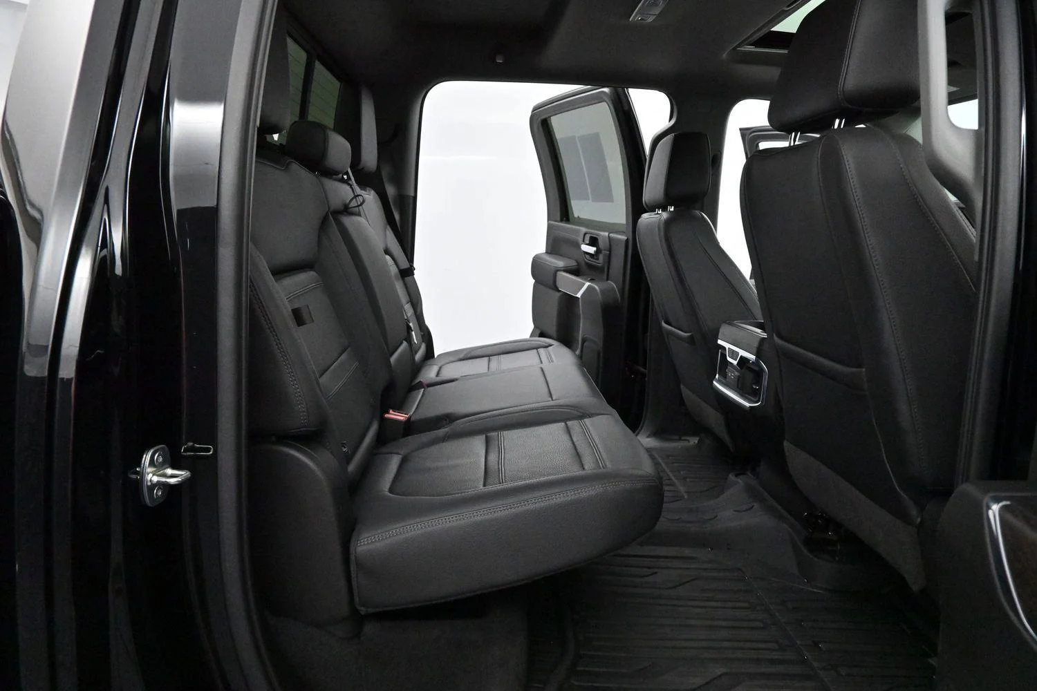 Used 2021 Onyx Black GMC Denali image 35