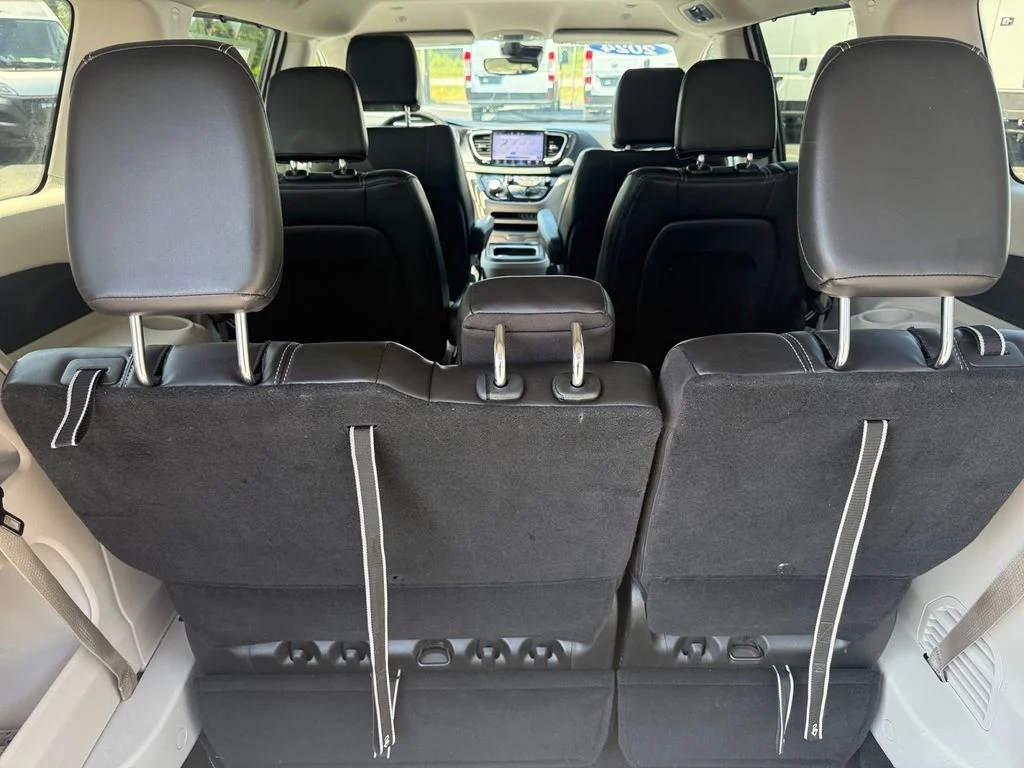 Used 2024 White Chrysler Touring L image 27