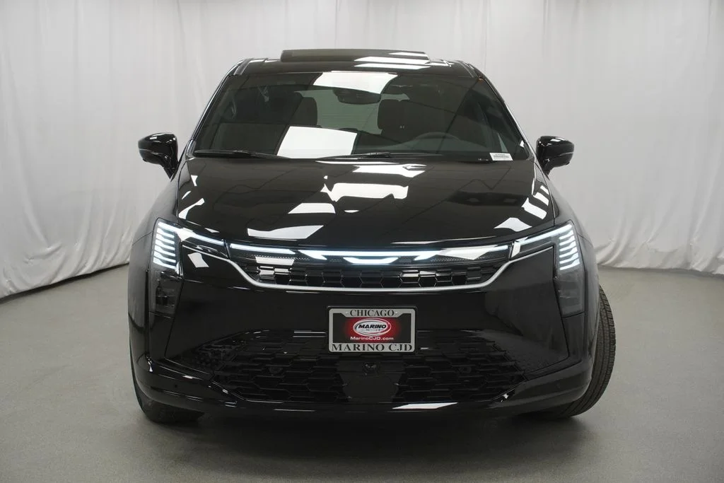 New 2027 Diamond Black Crystal Pearl-Coat Exterior Paint Chrysler Select image 7