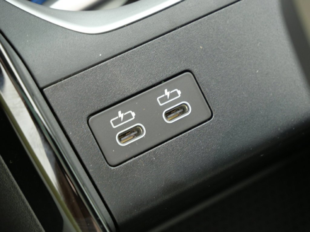 New 2027 Black Sapphire Metallic BMW xDrive28i image 48