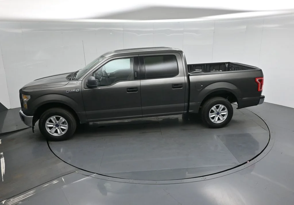 Used 2017 Gray Ford XLT image 36