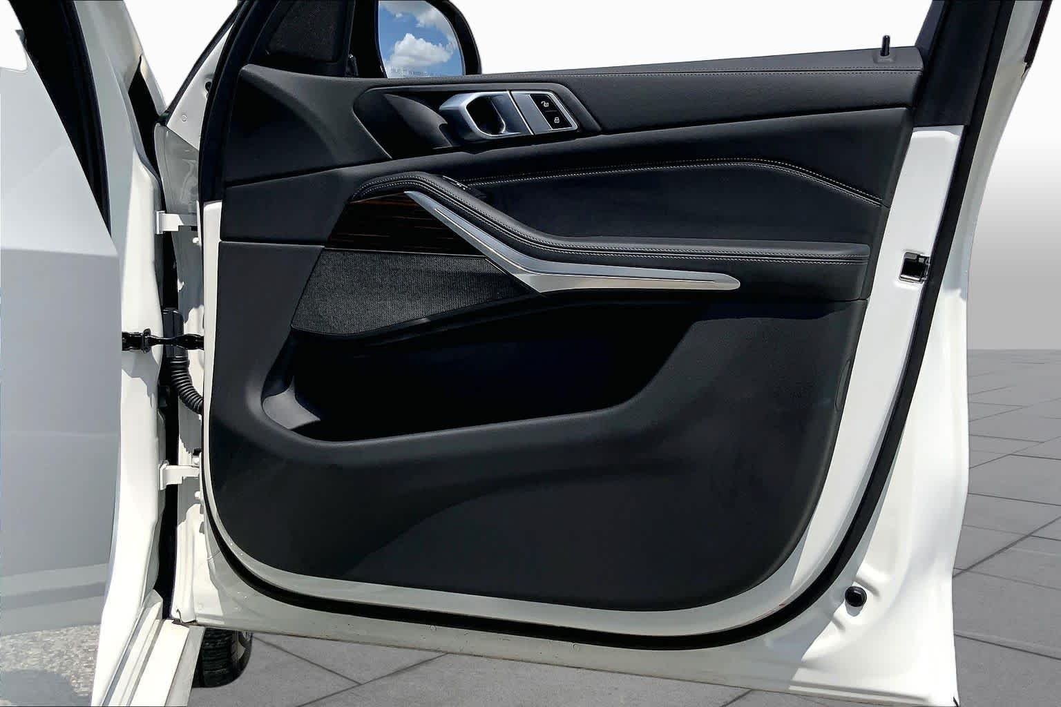 Used 2023 Alpine White BMW xDrive45e image 22