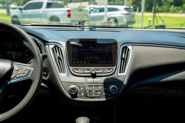 Used 2021 Northsky Blue Metallic Chevrolet LT image 7