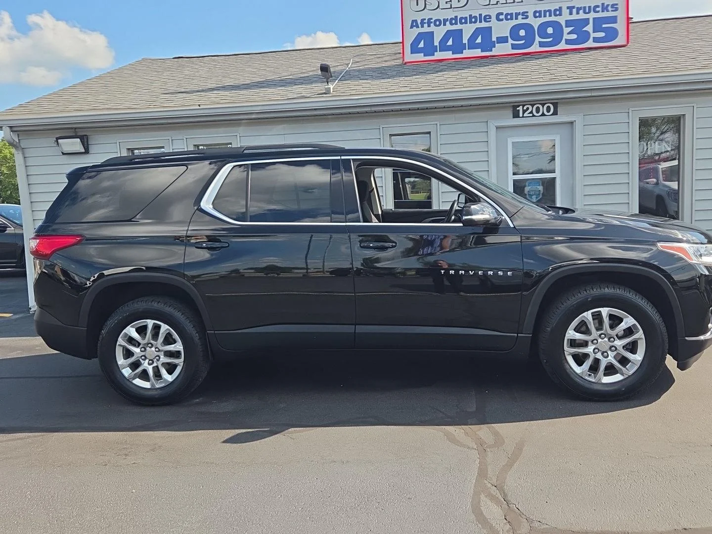 Used 2020 Mosaic Black Metallic Chevrolet LT Cloth image 2