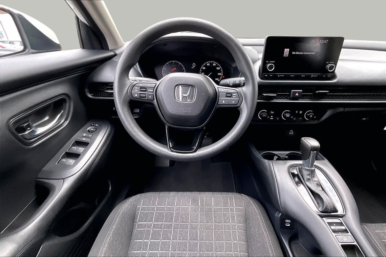 Used 2025 Platinum White Pearl Honda LX image 5
