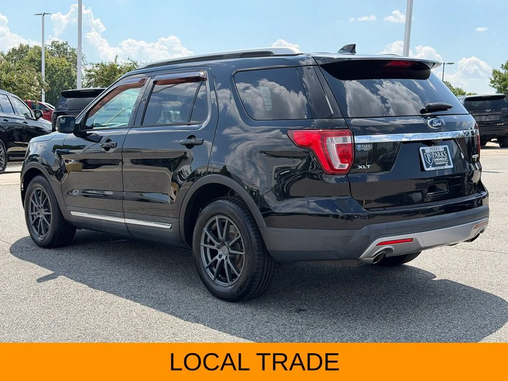 Used 2016 Black Ford XLT image 3