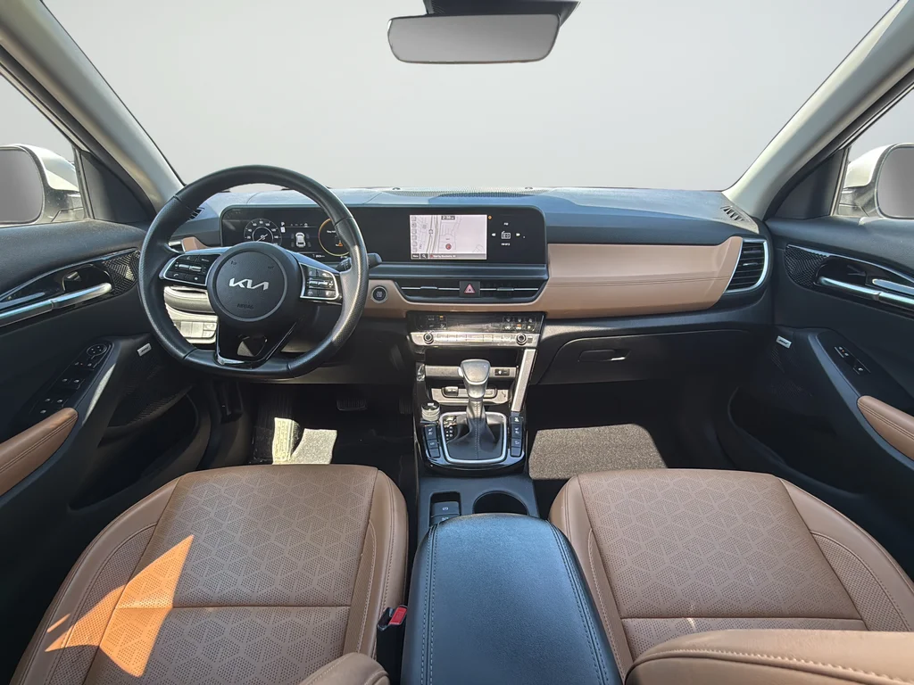 Certified Used 2024 White Kia SX image 18