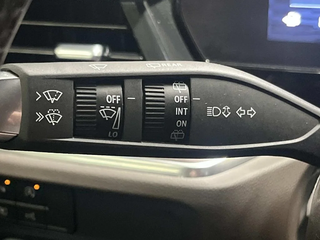 Used 2025 Summit White Chevrolet LT image 23