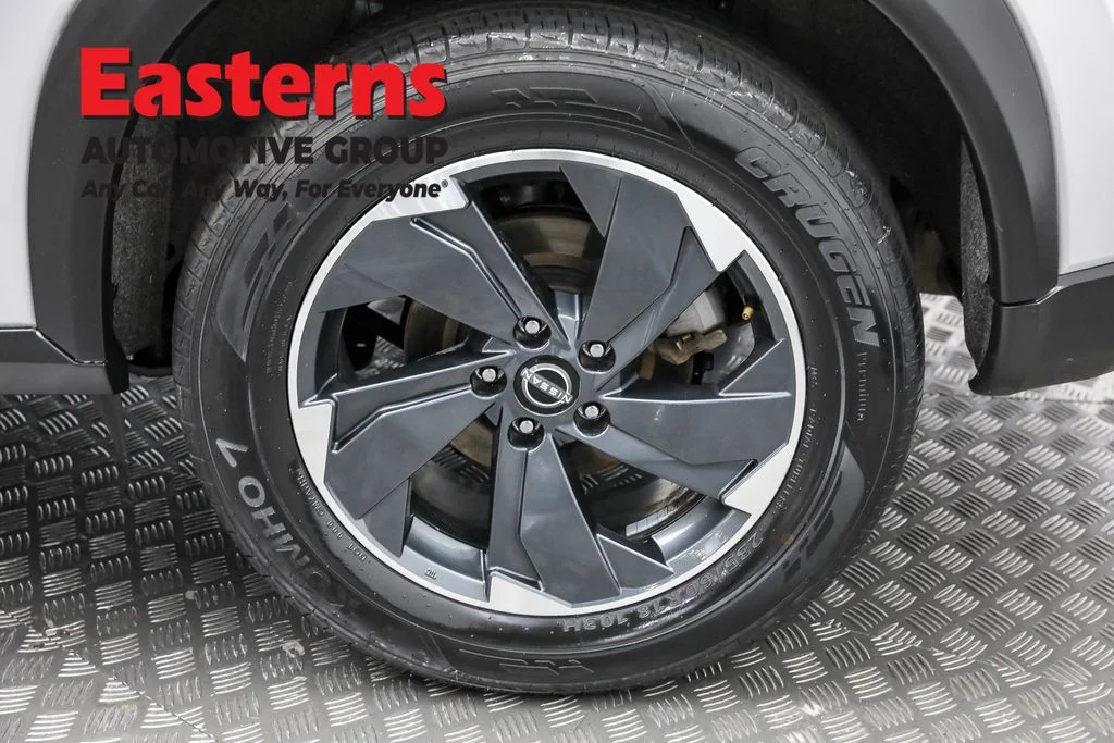 Used 2024 Silver Nissan SV image 33