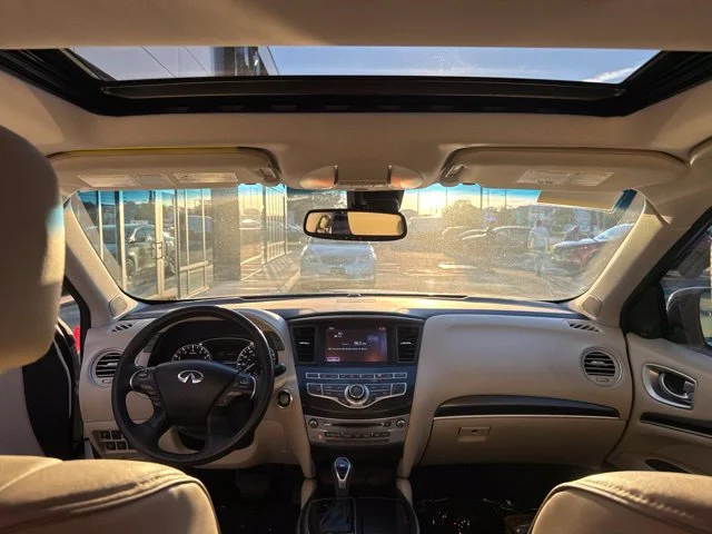 Used 2016 White INFINITI Base image 16