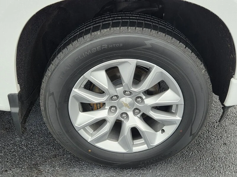 Used 2022 Summit White CHEVROLET CUSTOM image 19