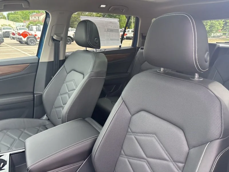 New 2026 Blue Volkswagen 2.0T SE w/Technology image 29