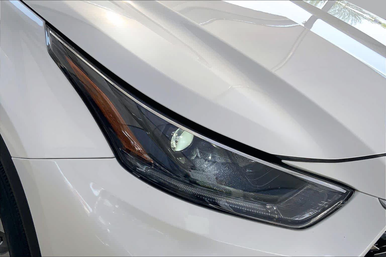Used 2021 Blizzard Pearl Toyota XLE image 27