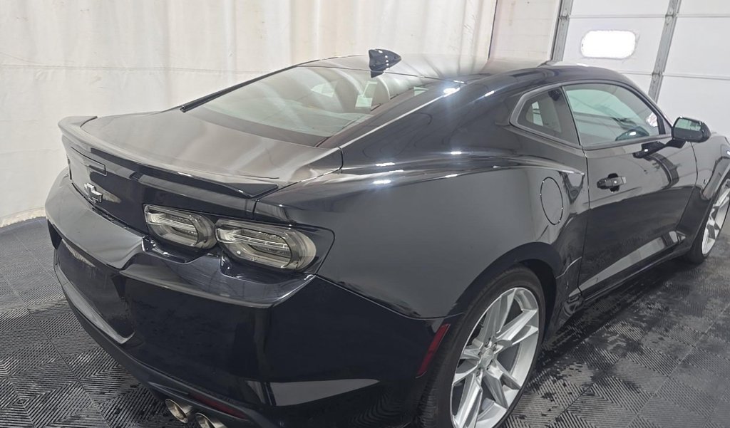 Used 2020 Black Chevrolet 2LT image 3