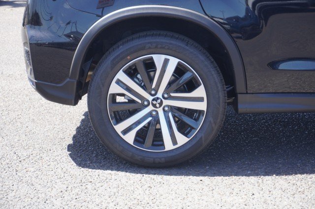 New 2026 Labrador Black Pearl Mitsubishi 2.0 ES image 6
