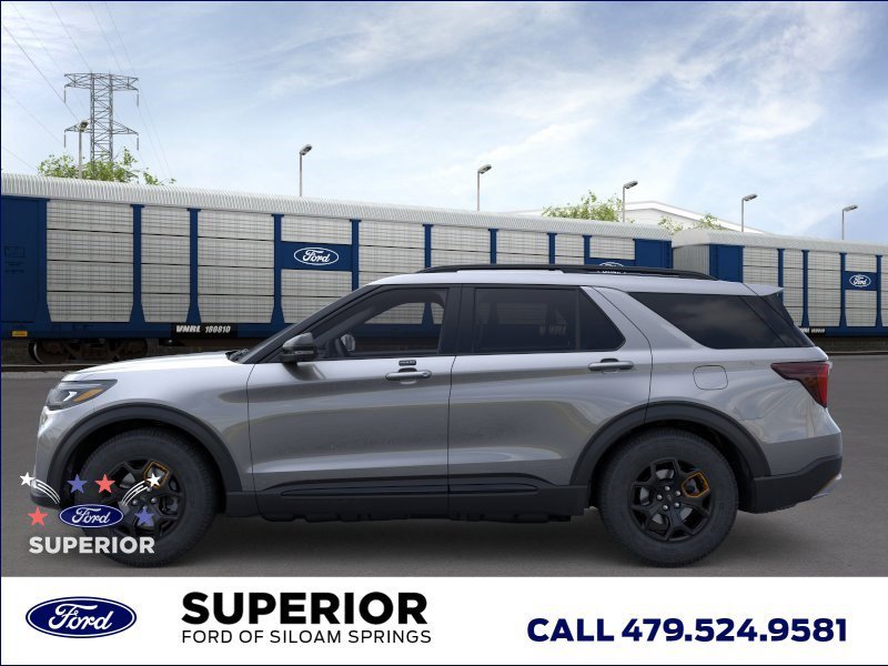 New 2026 Carbonized Gray Metallic Ford Tremor image 3