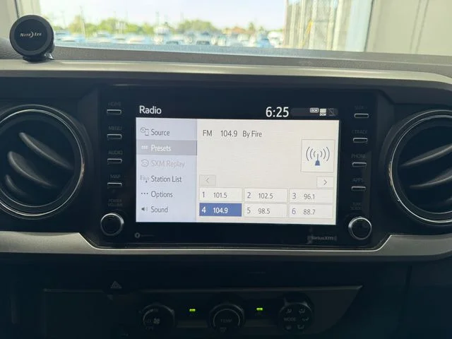 Used 2020 Cement Toyota SR5 image 25