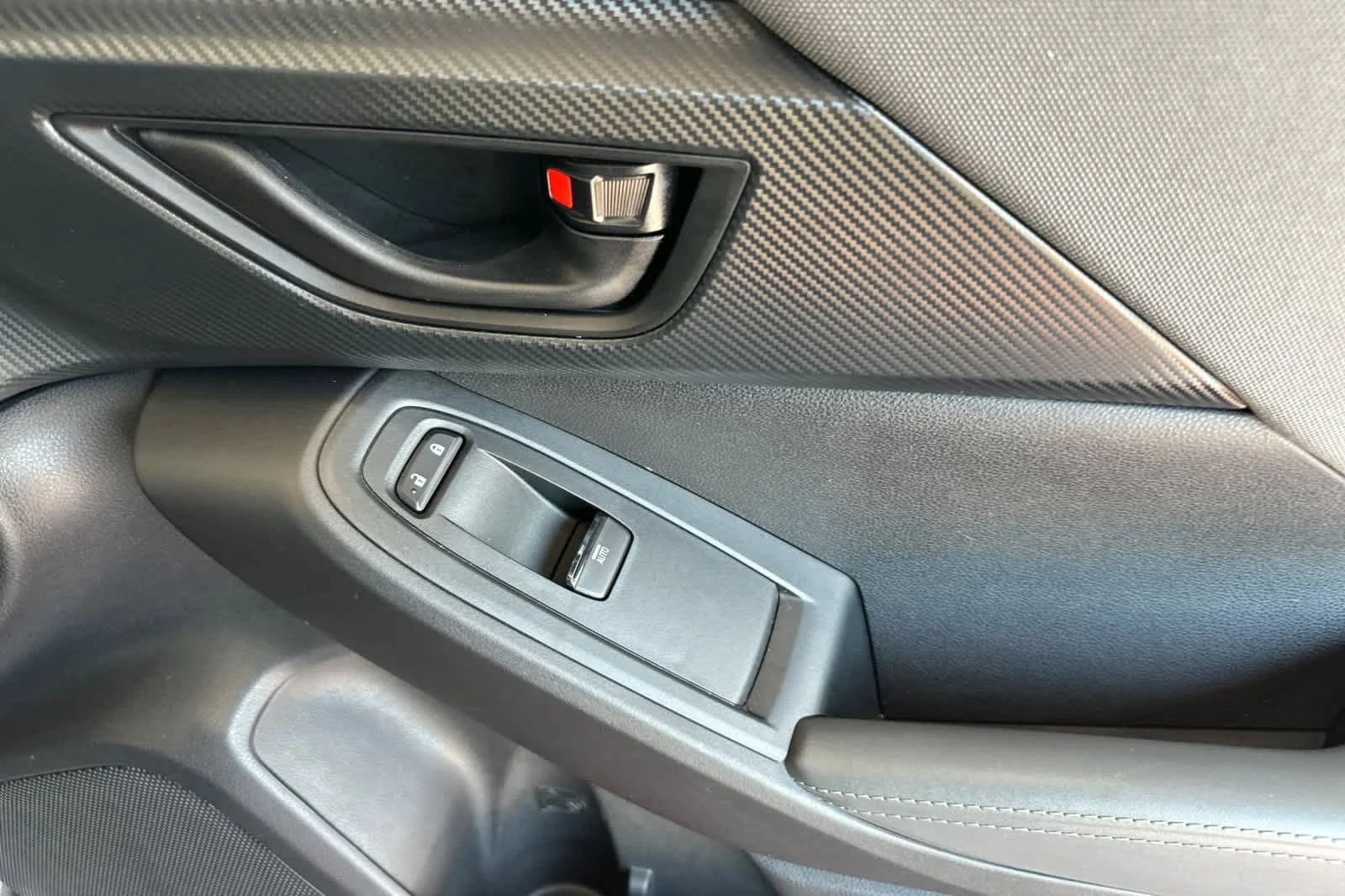 Certified Used 2025 Magnetite Gray Metallic/Crystal Black Silica Subaru Premium image 18