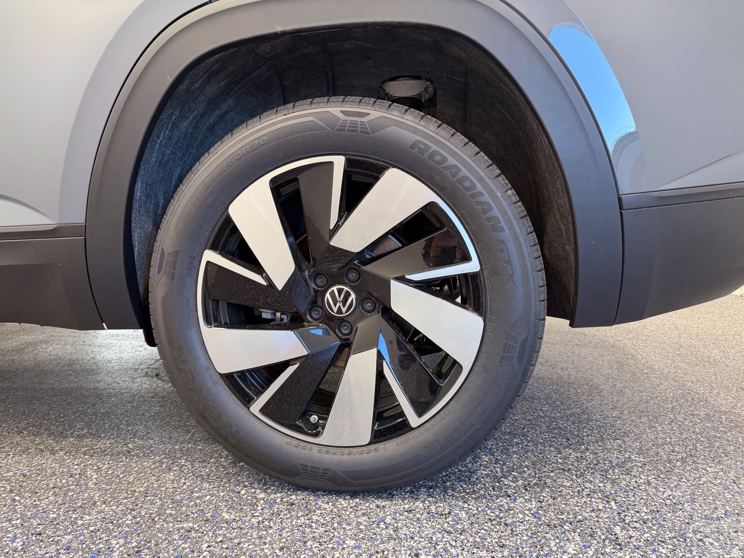 2026 Volkswagen Atlas Cross Sport SE w/Tech - Photo 12