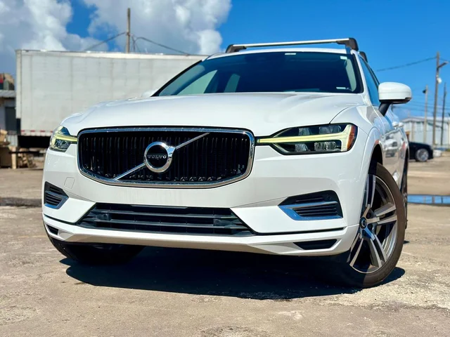 2020 Volvo XC60 Hybrid T8 Momentum