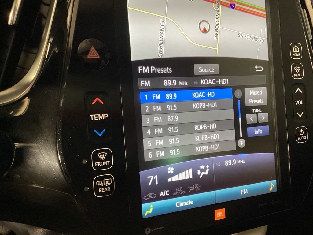 Used 2018 Silver Toyota Advanced image 15
