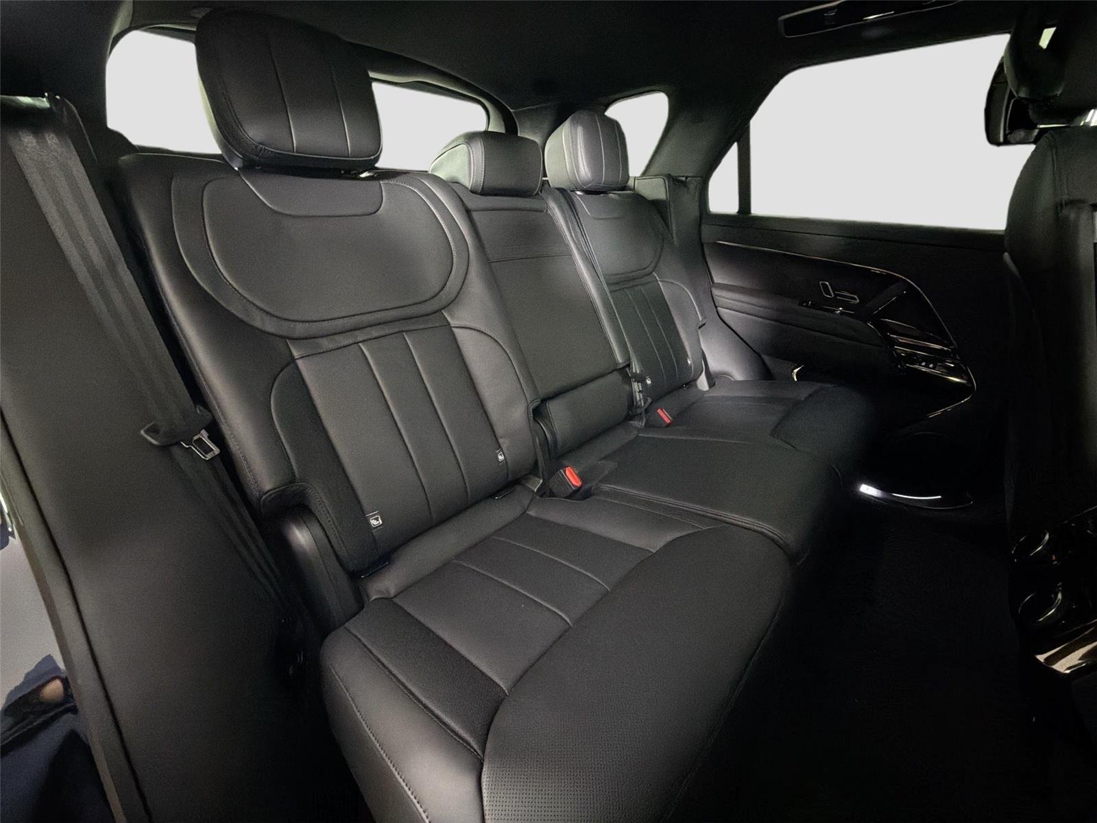 New 2026 Santorini Black LAND ROVER Dynamic SE image 25