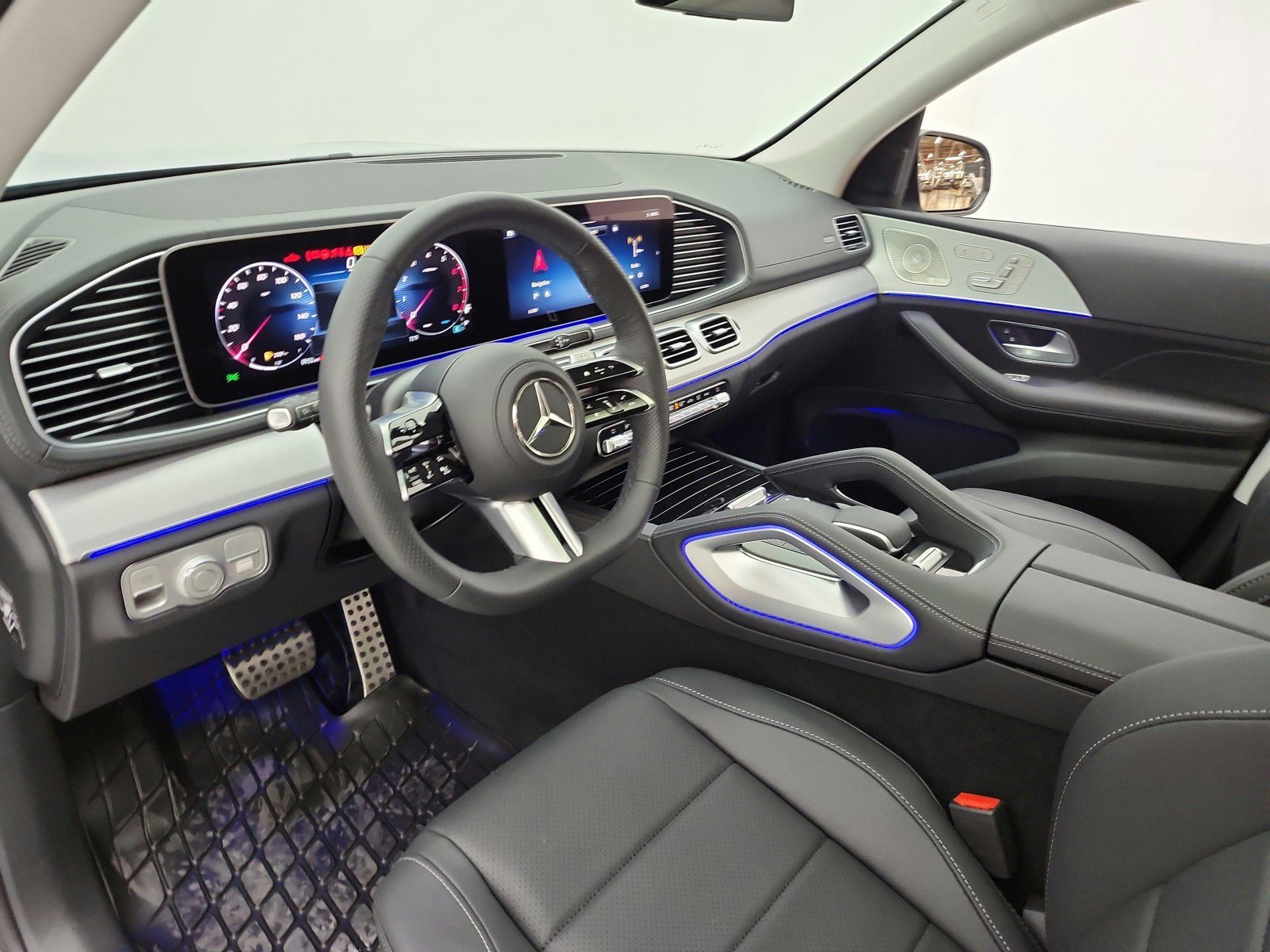 New 2026 Cirrus Silver Metallic Mercedes-Benz GLS 450 4MATIC® SUV image 39
