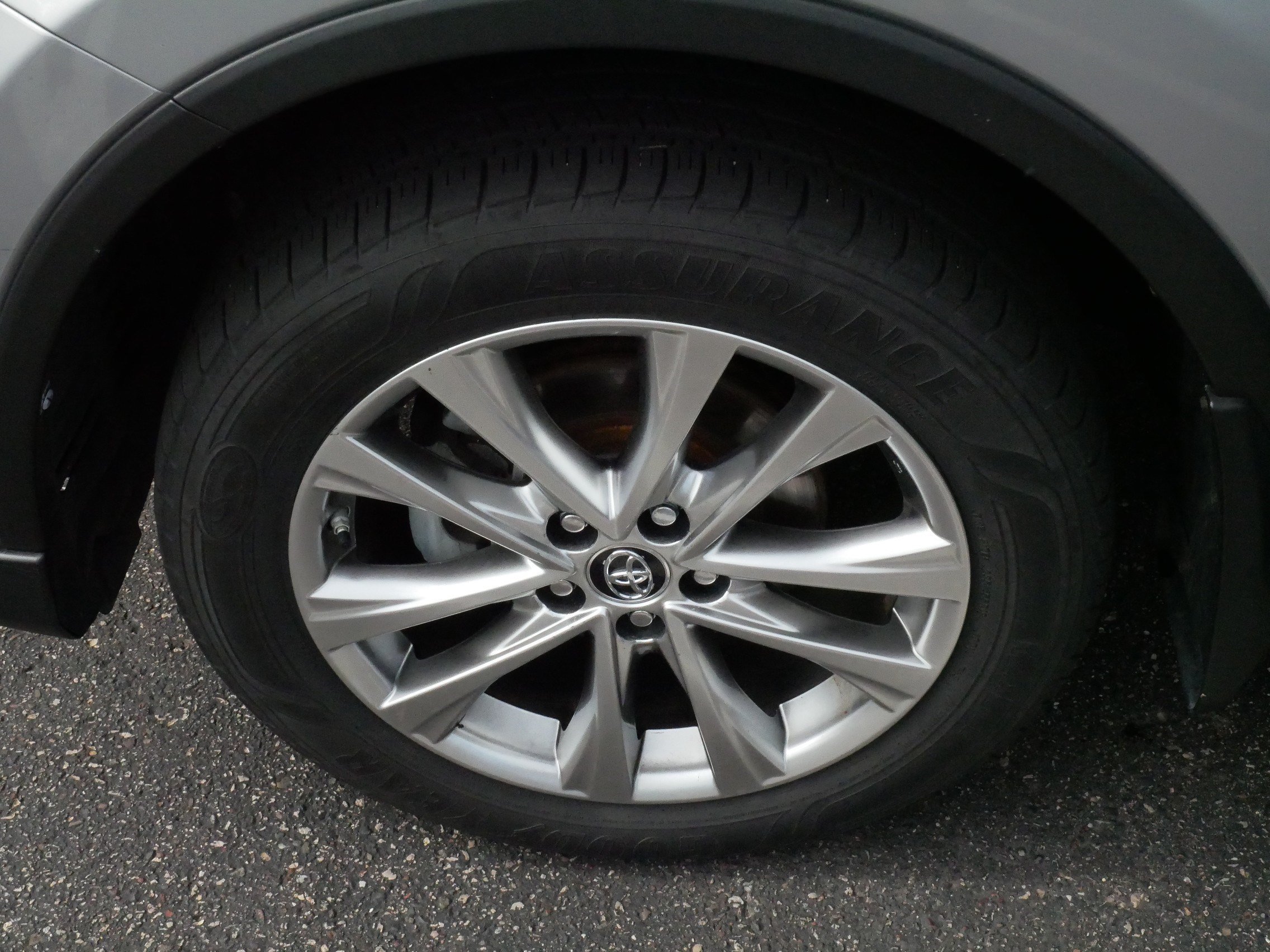 Used 2018 SILVER SKY METALLIC Toyota Limited image 15