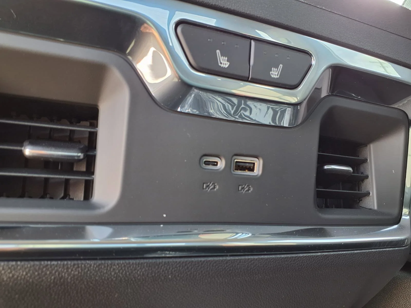 2026 GMC Sierra 1500 SLT - Photo 20