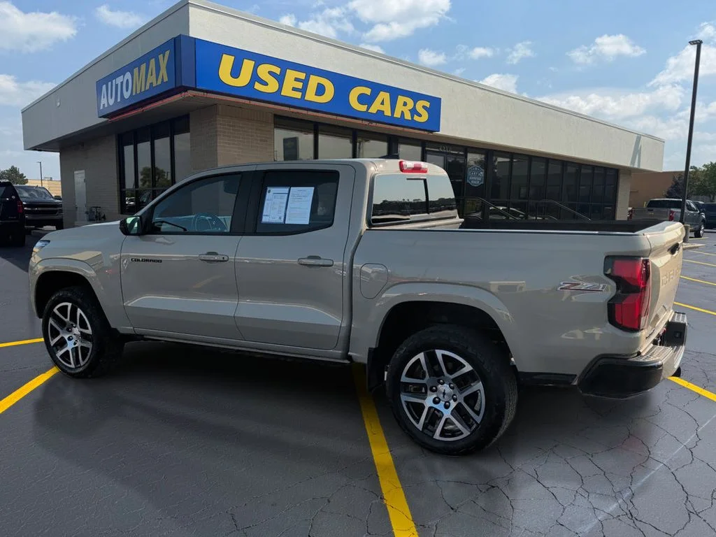 Used 2023 Sand Dune Metallic Chevrolet Z71 image 7