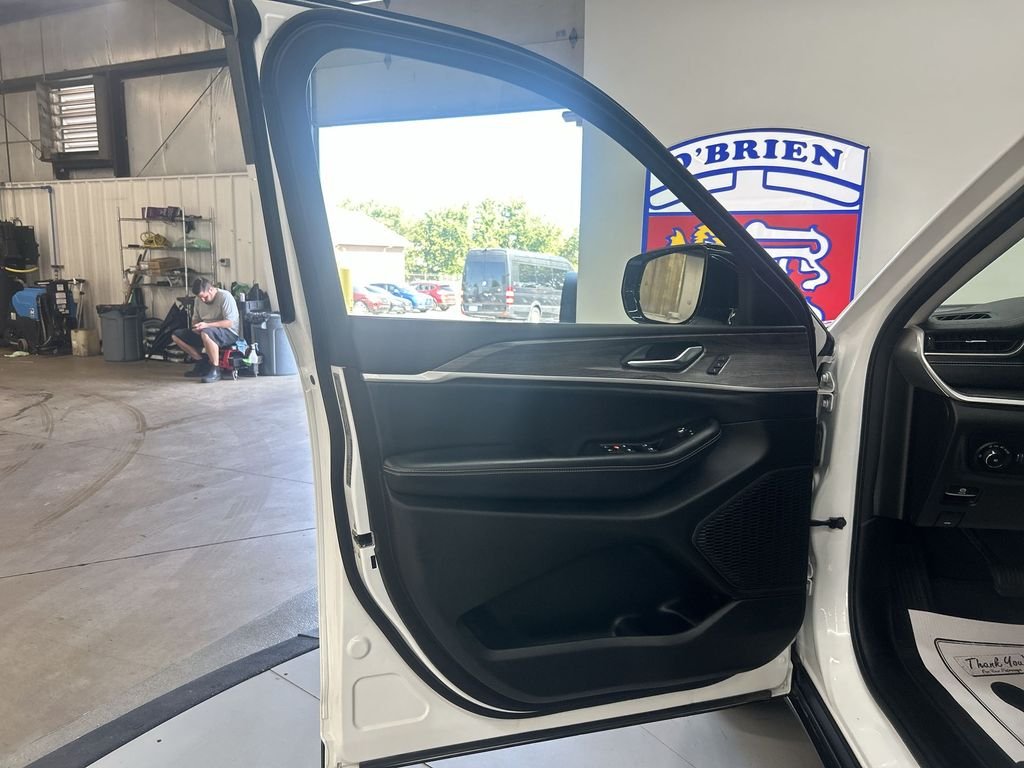 Used 2023 Bright White Clearcoat Jeep Limited image 14
