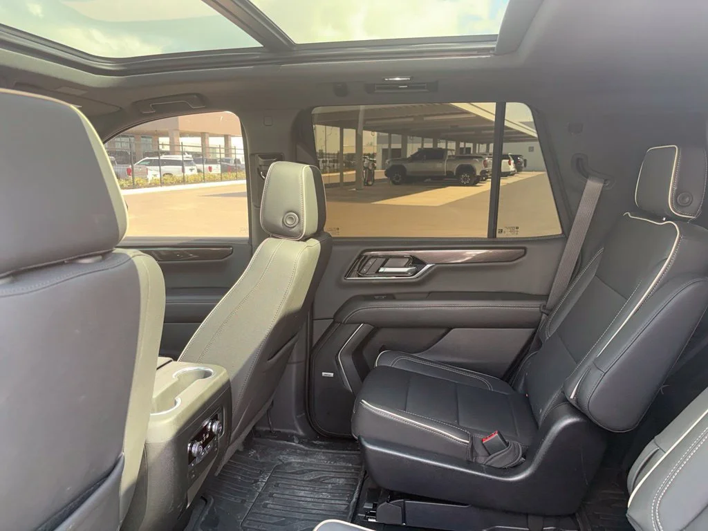 Used 2025 Sterling Metallic GMC Elevation image 3