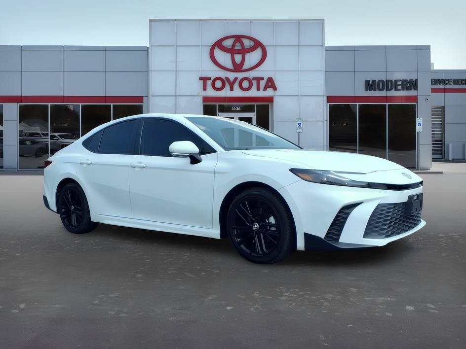 Used 2025 Ice Cap Toyota SE image 7