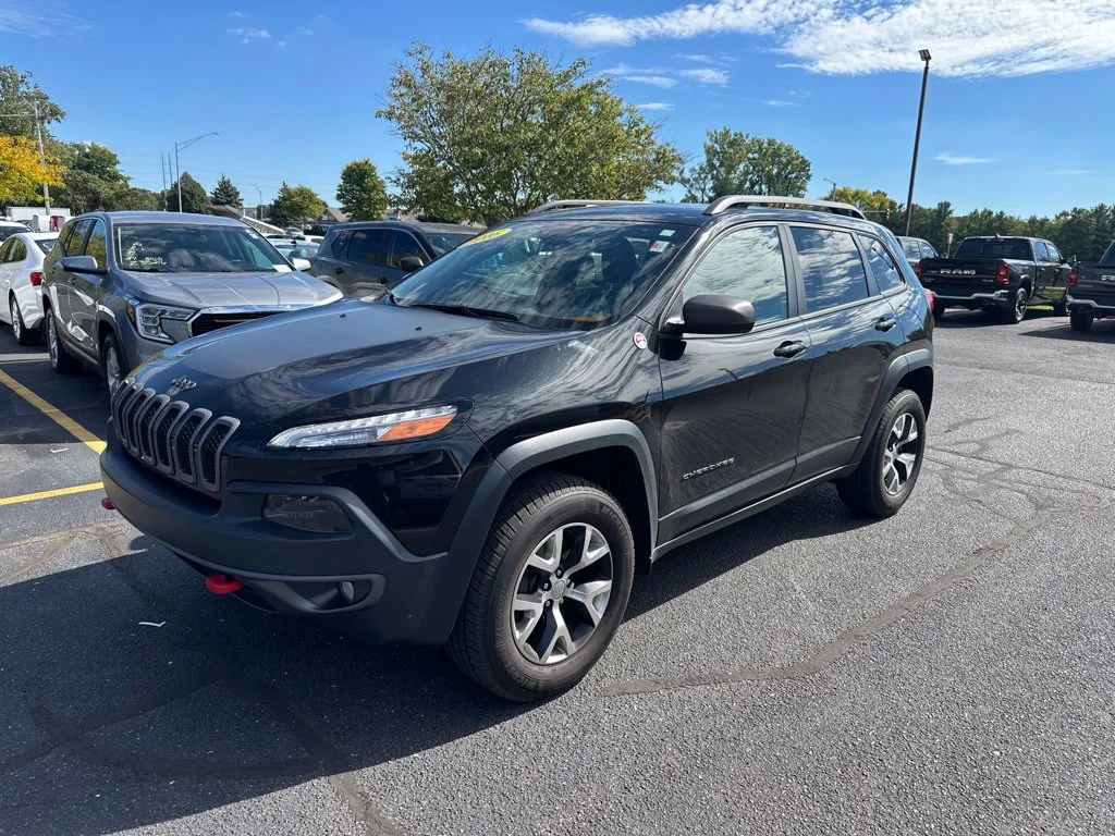 Used 2016 Black Jeep Trailhawk image 3