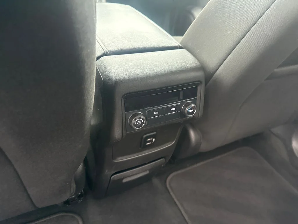 Used 2018 Blue GMC SLE-2 image 31
