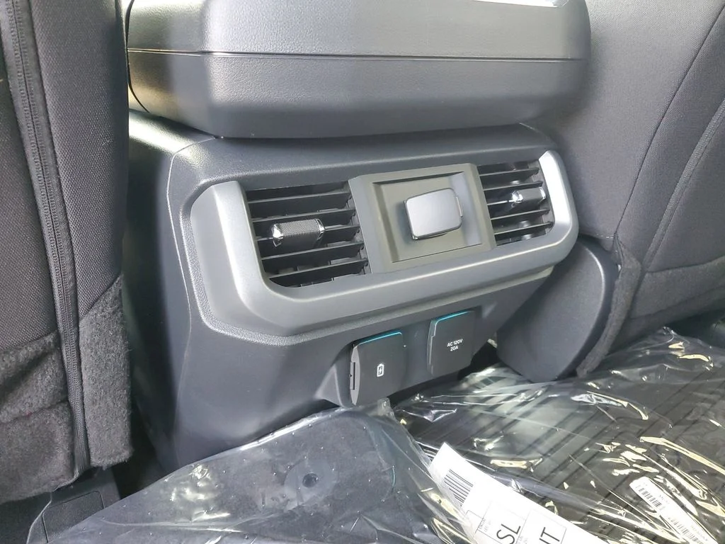 2025 Ford F-150 XLT - Photo 26