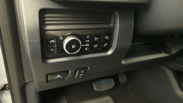 New 2026 Glacier Gray Metallic Tri-Coat Ford F-350® Platinum® image 14